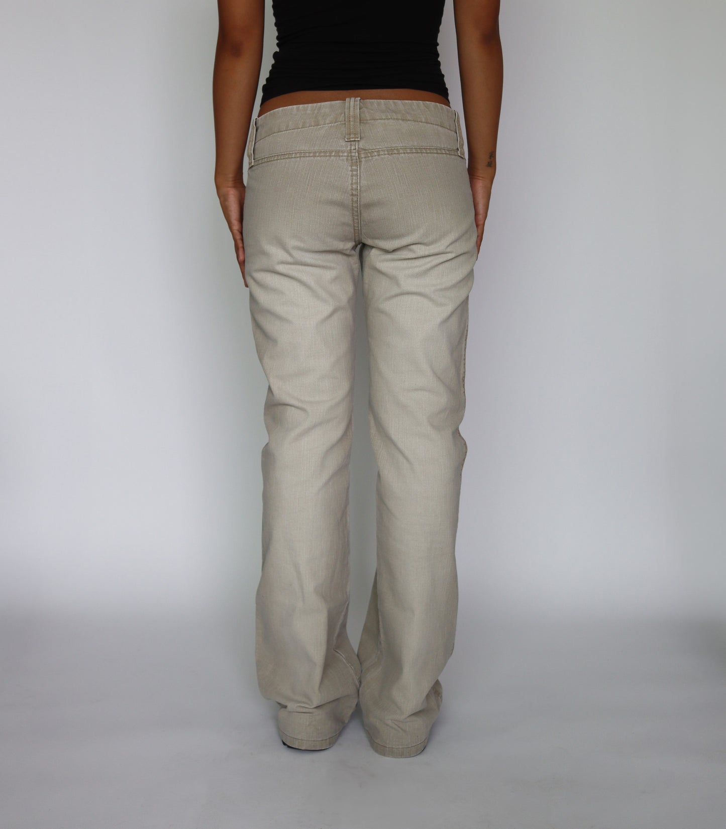Light beige low waisted jeans | 38