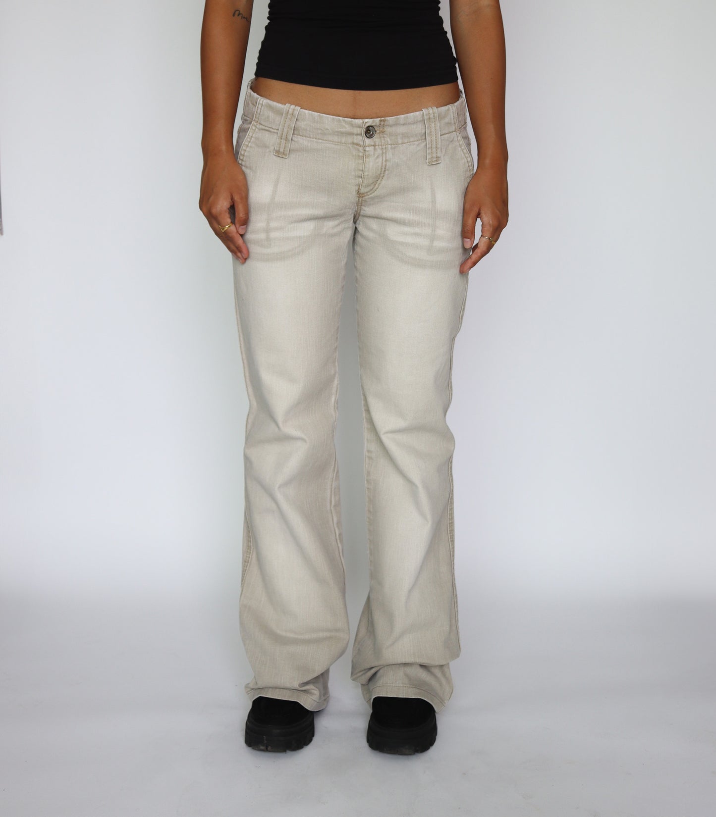Light beige low waisted jeans | 38