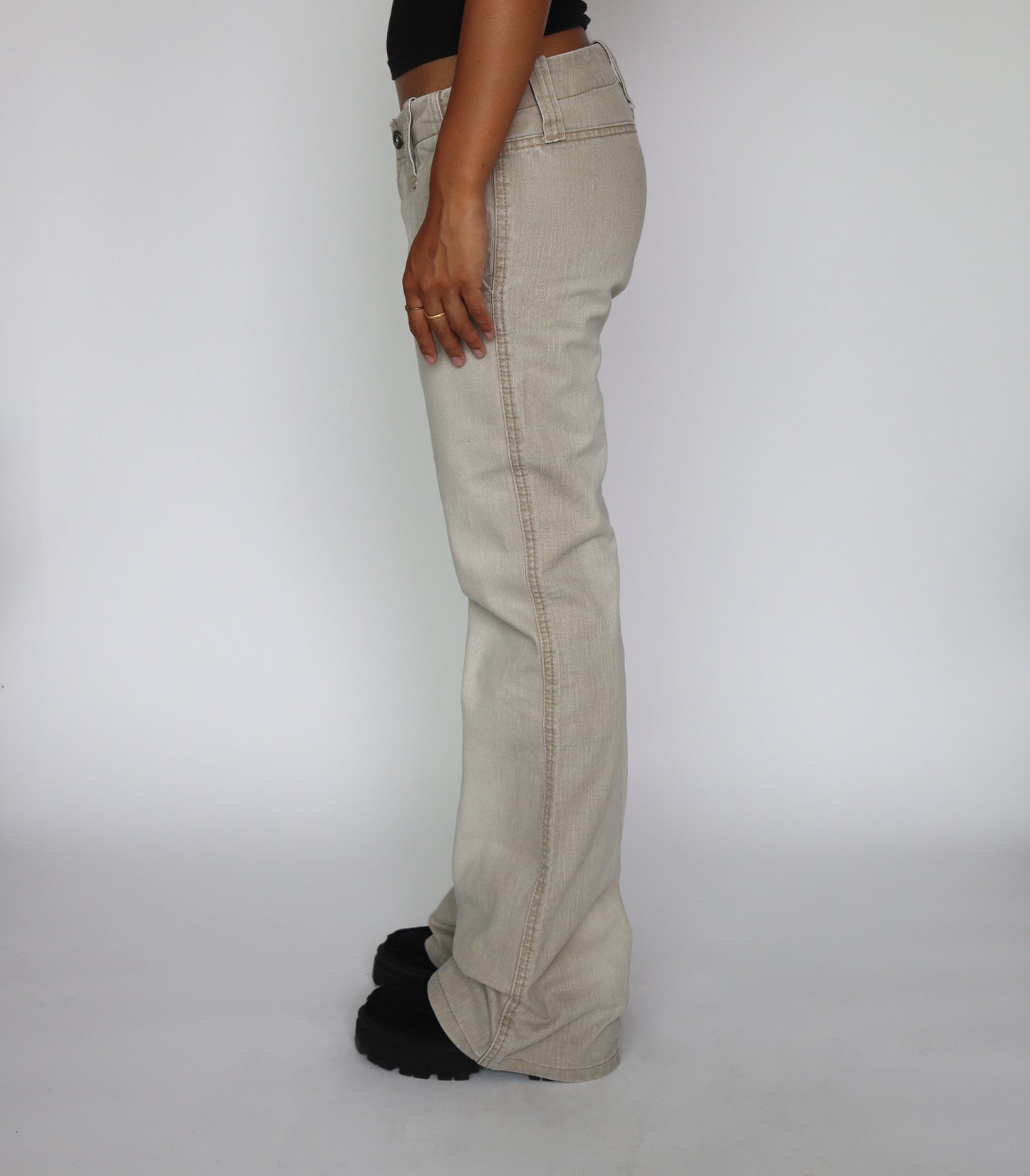 Light beige low waisted jeans | 38